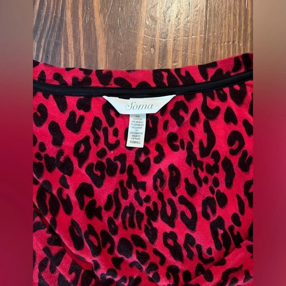 SOMA Embraceable Red & Black Leopard long sleeve night shirt gown sleep shirt - Picture 5 of 6